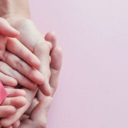 Comprendre le cancer du sein : symptômes, causes et traitements